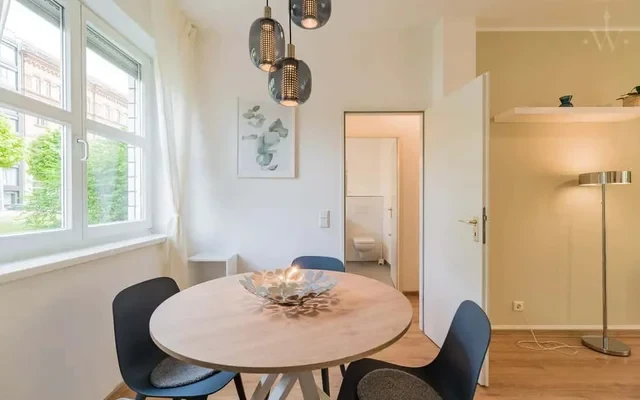 Geraeumige 4-Zimmer-Wohnung mit moderner Inneneinrichtung 4