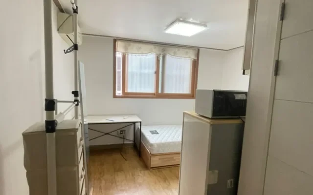 Sinchon No.14 Apartment 3