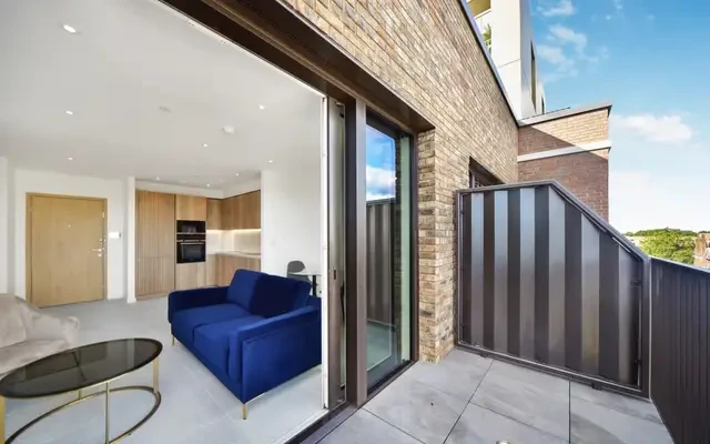 Sidney Street London E1 3