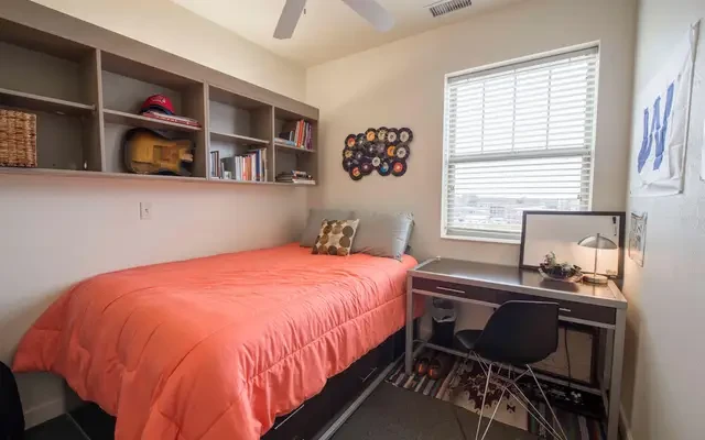 College Place Uptown 0