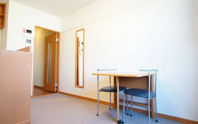 レオパレスシャルマンアンジュ - 南河内郡河南町の学生向け宿泊施設