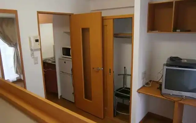 レオパレスＦｌａｔ浜松町 303号室 3