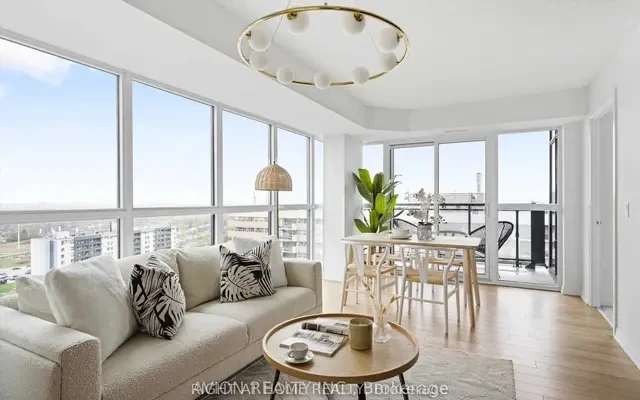 2102 - 30 Meadowglen Pl 4