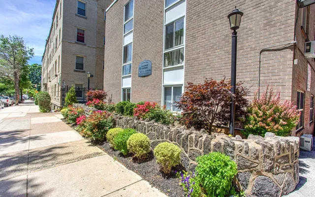 UCA - 4105 Spruce Street - Sprucewood 0