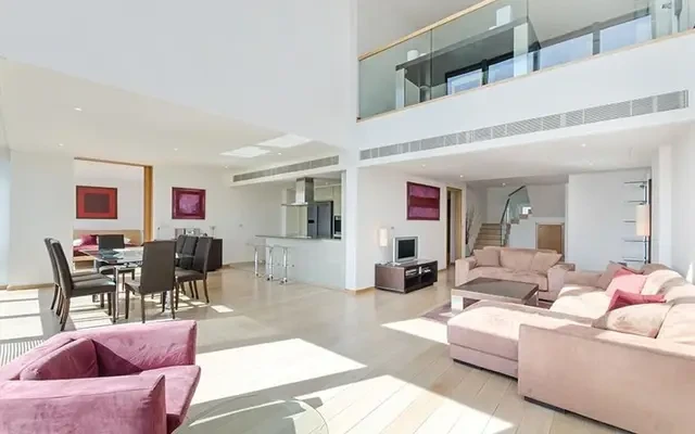 No. 1 West India Quay, Hertsmere Road, London, E14 4EG 0