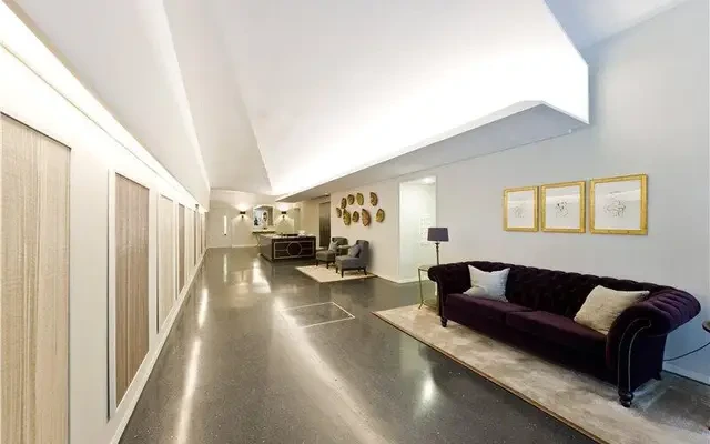 LH-Islington on the Green 3