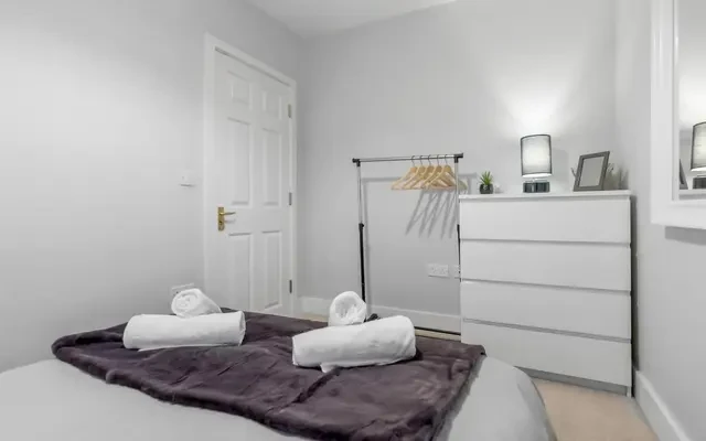 2 bed apartment by John Lewis - B 4