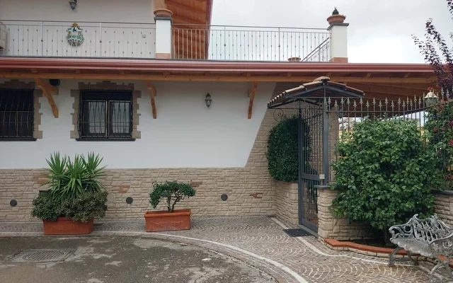 Apartment in Via San Romualdo, Napoli for 160 m² with 3 bedrooms 2