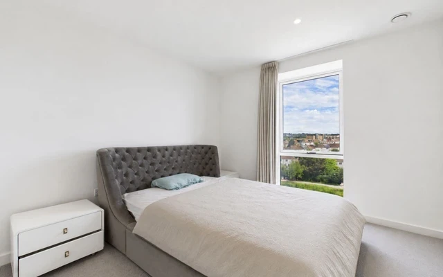 LH-20 Parkview Avenue - London student accommodation