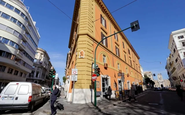 Flavia 28 Impressive 2 Bdr Apartment In Rome 3
