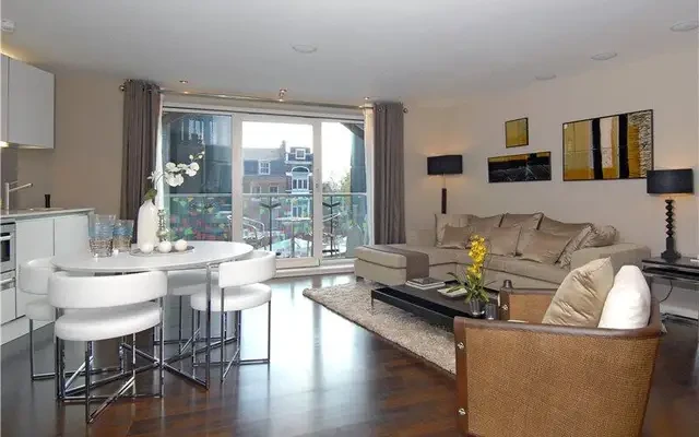 LH-Islington on the Green 0