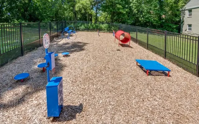 Mount Ridge Apartments - Baltimore County student accommodation - Pet Park