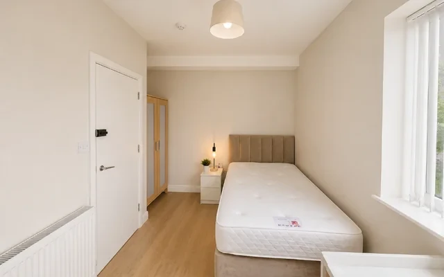 Paul Street, Liverpool, Merseyside, L3 - Liverpool student accommodation - 6 Bedroom 3 Bathroom - Room 1