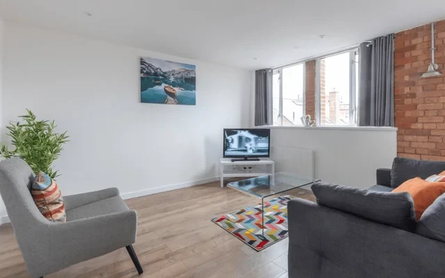 Queen Street S18 2