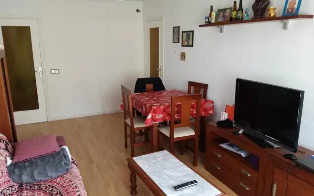 apartment near Carrer Tamarit 3