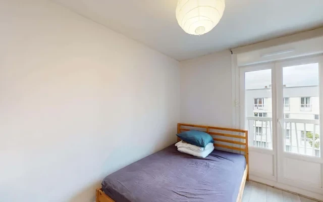 Room in Résidence Saint-Jean-Baptiste de la Salle, Rennes for 69 m² with 3 bedrooms - Rennes student accommodation - Private room