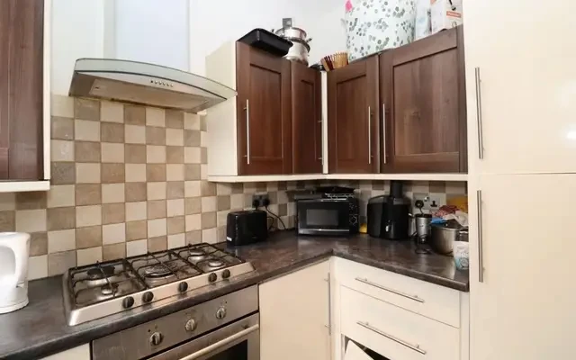 apartment in Ilford 2