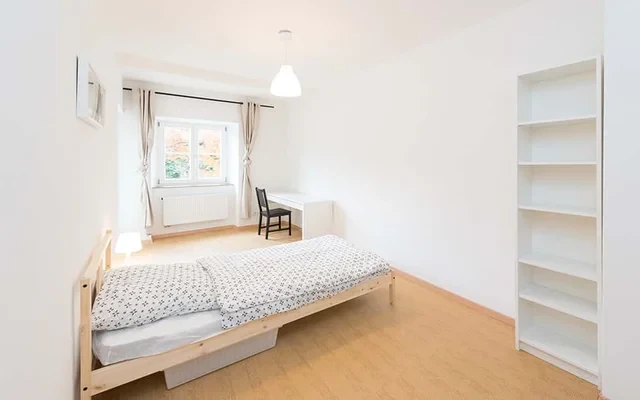 Leopoldstrasse 103DE-02-037M 0