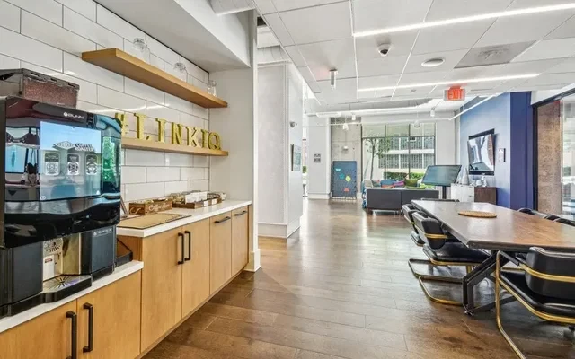 Link Apartments Innovation Quarter - Winston-Salem student accommodation - Coffee Bar
