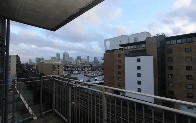 apartment near Zenith Basin, 592 Commercial Road 1