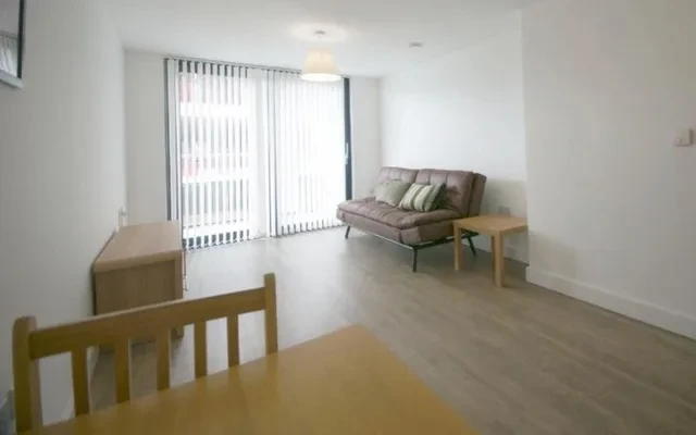 LH-Surrey Quays Road 1