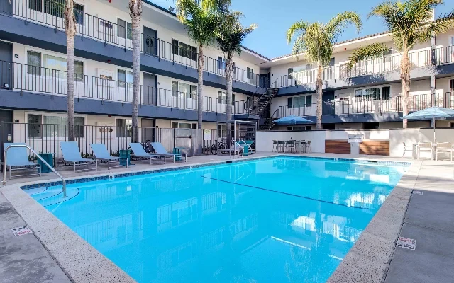 Breakpointe Coronado 4