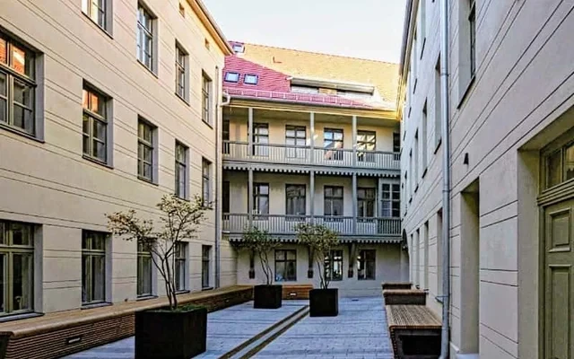 Apartment in Neue Schoenhauser Strasse, Berlin for 94 m² with 2 bedrooms 3