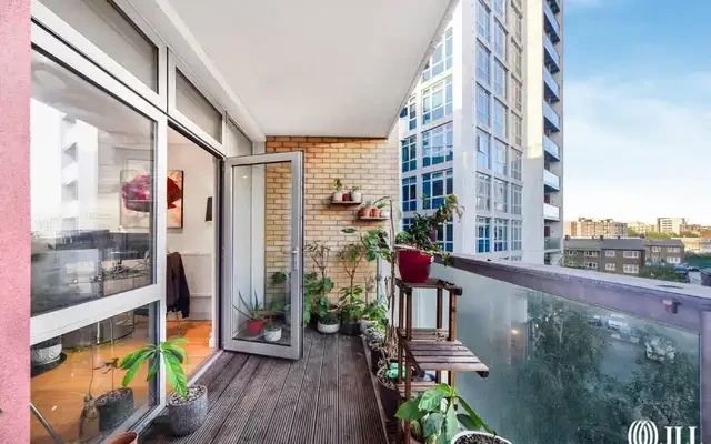 Caspian Apartments, London E14 1