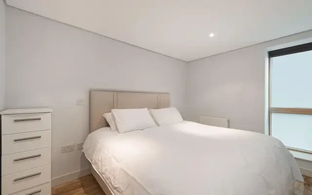 Merchant Square East, Paddington , London, W2 1AN 3