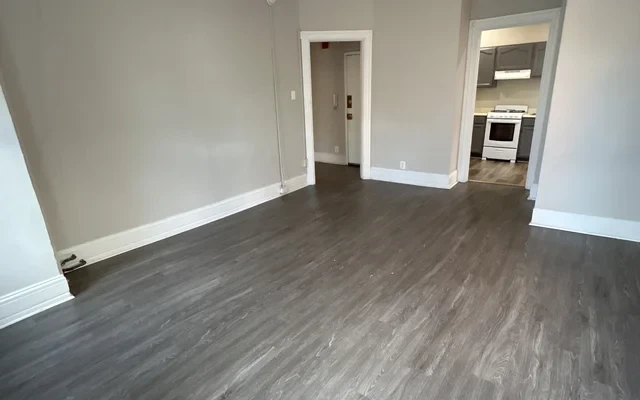 CA - 4048 Spruce Street 4