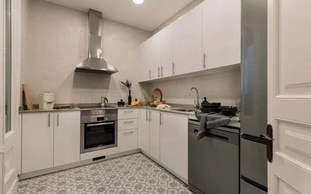 Kuleli - 2 bedrooms and office in Eixample Dreta 3