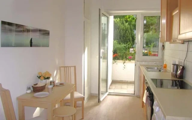 Full-Serviced 3-room Apartment with Balcony - Westend Frankfurt 3