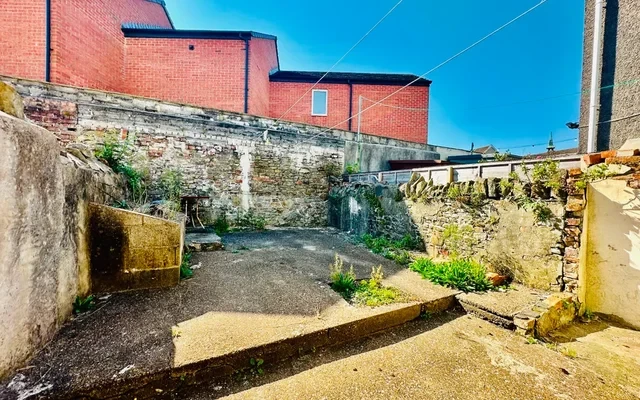 Beach Street, Swansea SA1 1