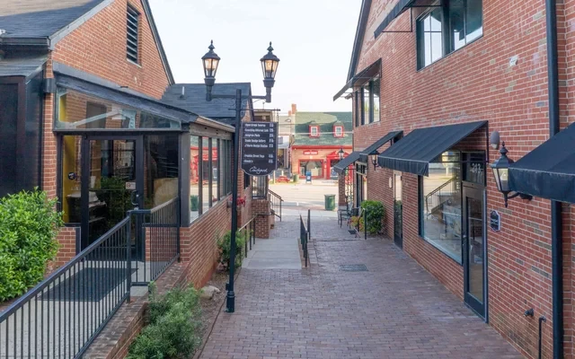 Courtyard Lofts 3