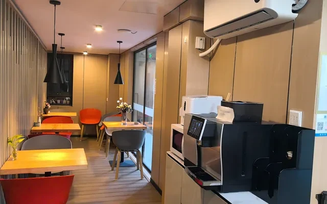 窝趣上海宝安公路地铁站公寓 3