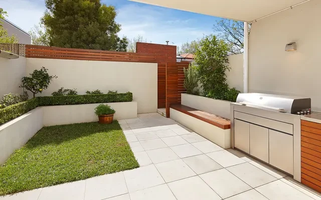 105 Danks Street, Albert Park 4