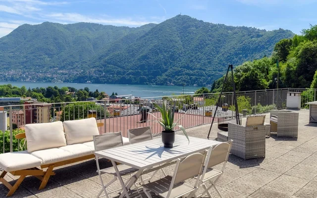SKY ATTIC LAKE COMO - Appartamento con 4 camere e grande terrazzo vista lago 0