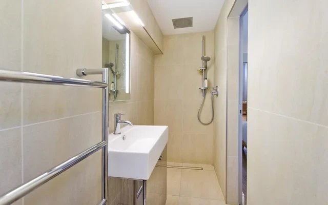 LH-Kensington Church Walk 4