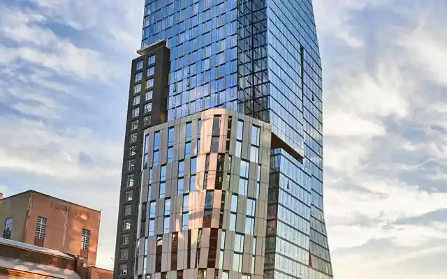 Waterline Square 4