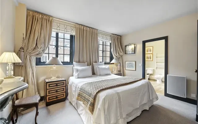 Chelsea Manor Street, London, SW3 1