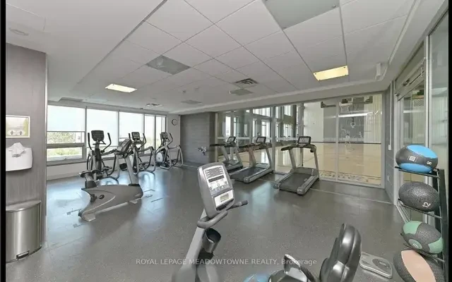 310 - 365 Prince Of Wales Dr 4