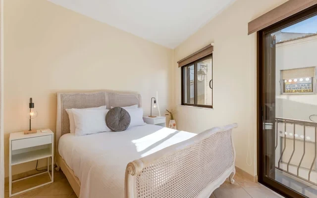 Wonderful 3 BDR Duplex W/ Terrace 2