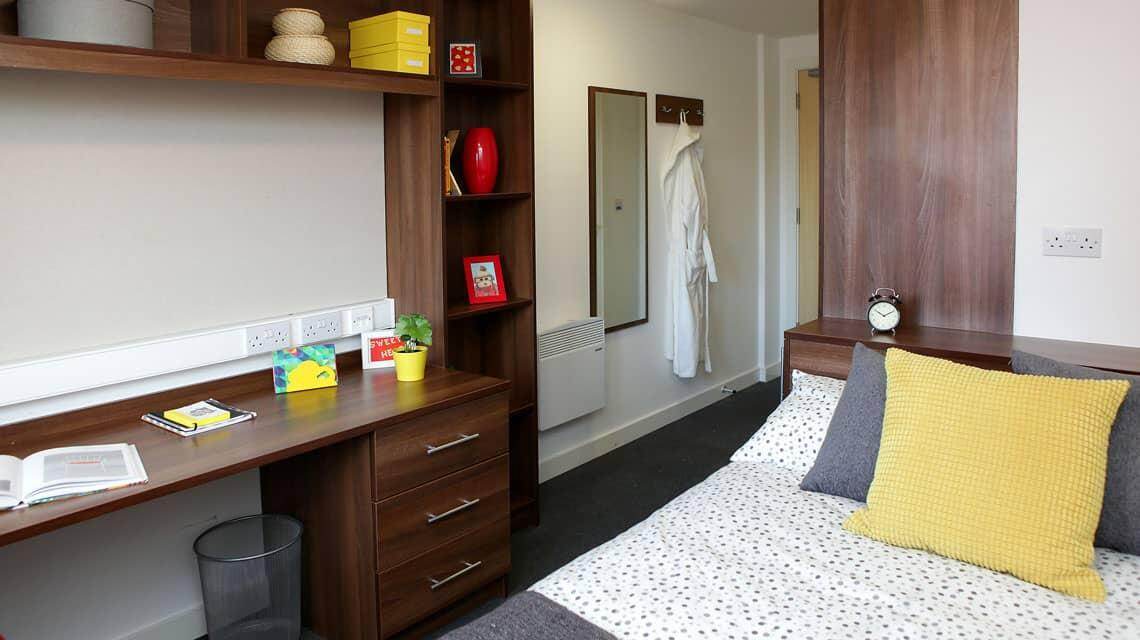 Large Double En-Suite