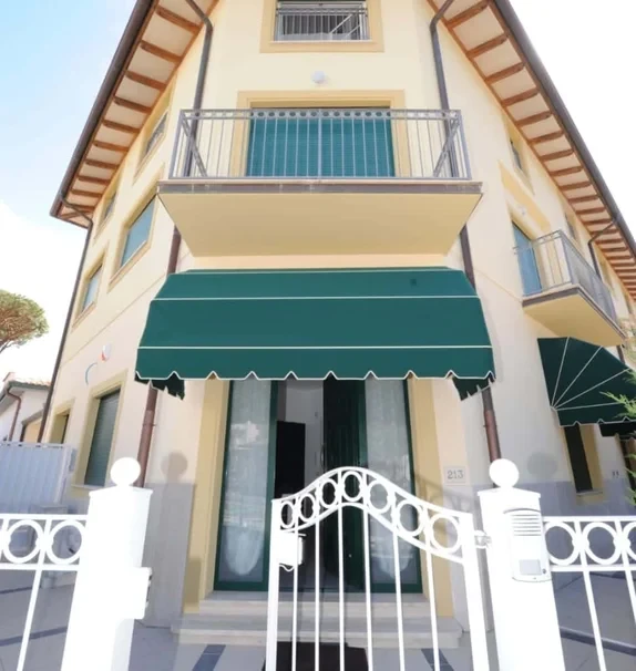 Apartment in Via Giosue Carducci, Marina di Pietrasanta for 100 m² with 2 bedrooms