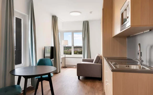 Furnished 2 Room apartment, Gym & Concierge - 15 min to Berlin Central 0