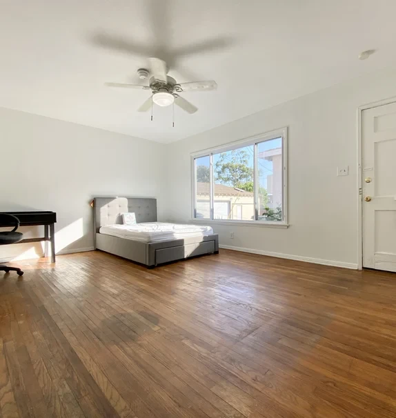 1137 Pico Blvd