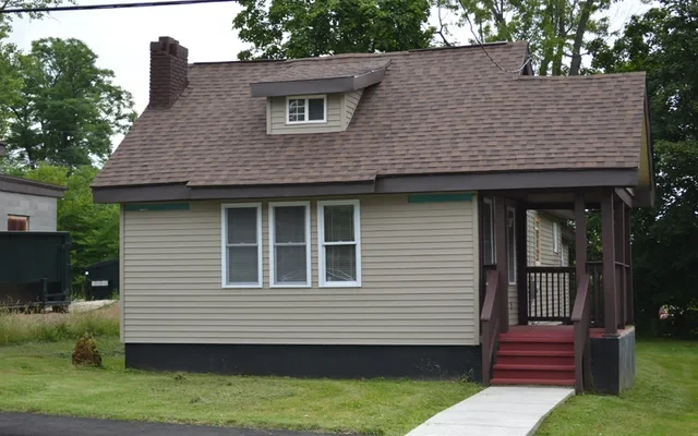 203 Harriette Avenue 0