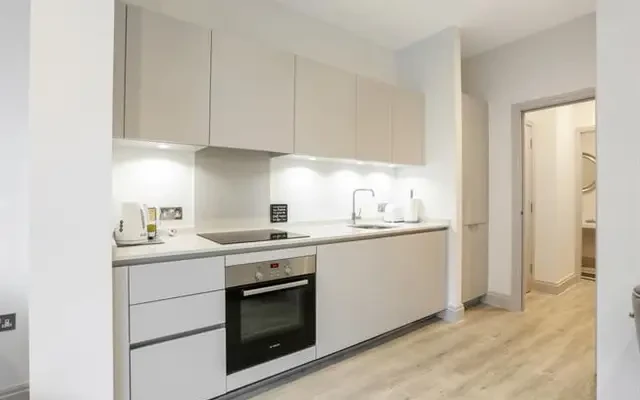 Chiswick High Road, Chiswick, London, W4 5RL 1