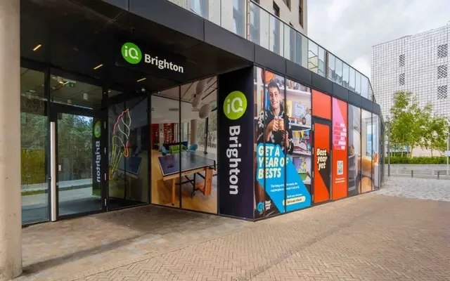 iQ Brighton 1