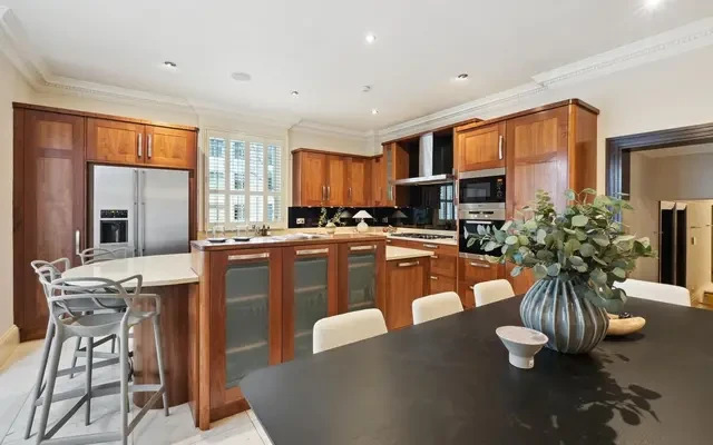 Onslow Square, London, SW7 3LR 3